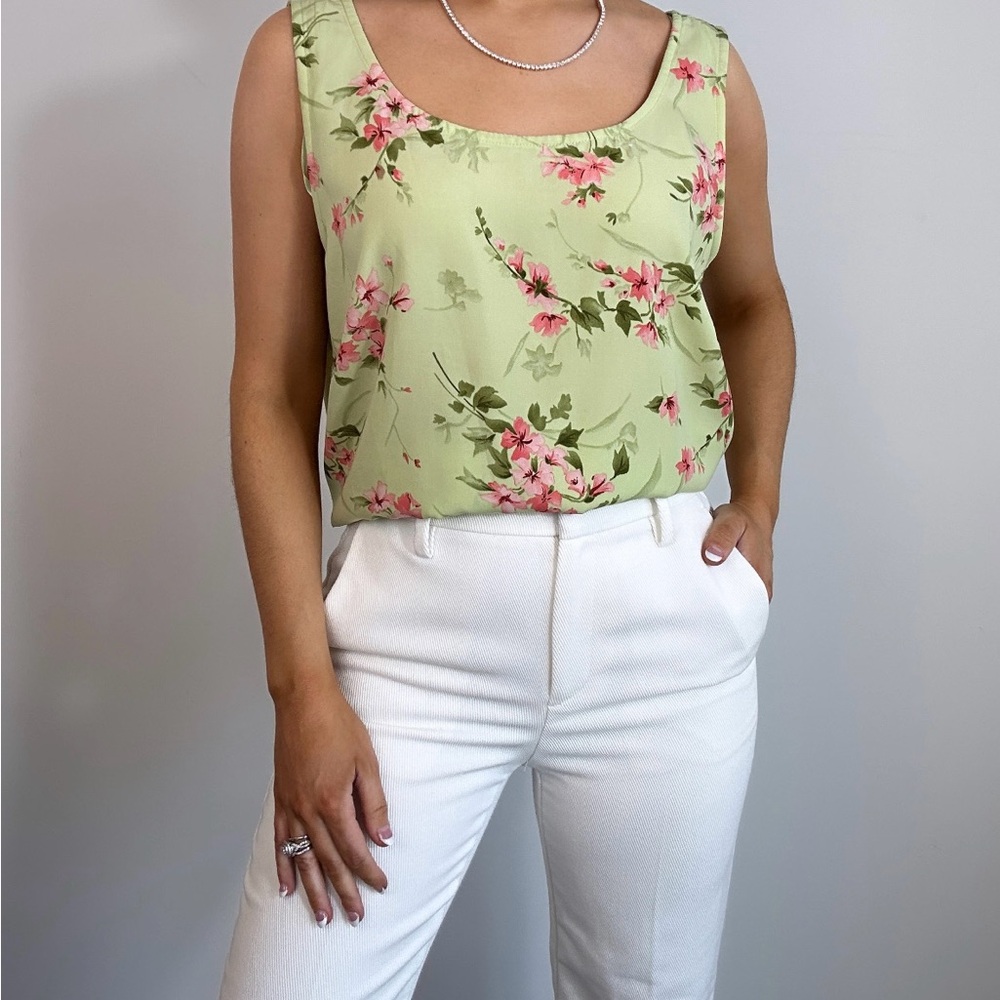 Vintage Sag Harbor Green Floral Tank Top with Pink Accents